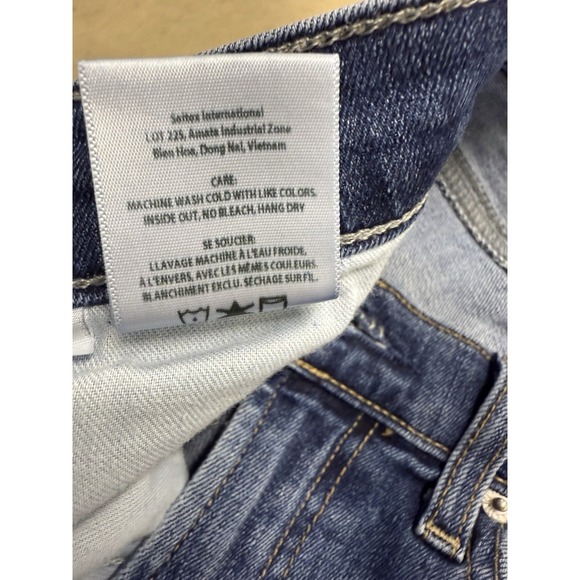 Edwin Jeans Women's. Blue Denim Frayed Hem Medium Wash Preppy. Sz 27 - Picture 6 of 8